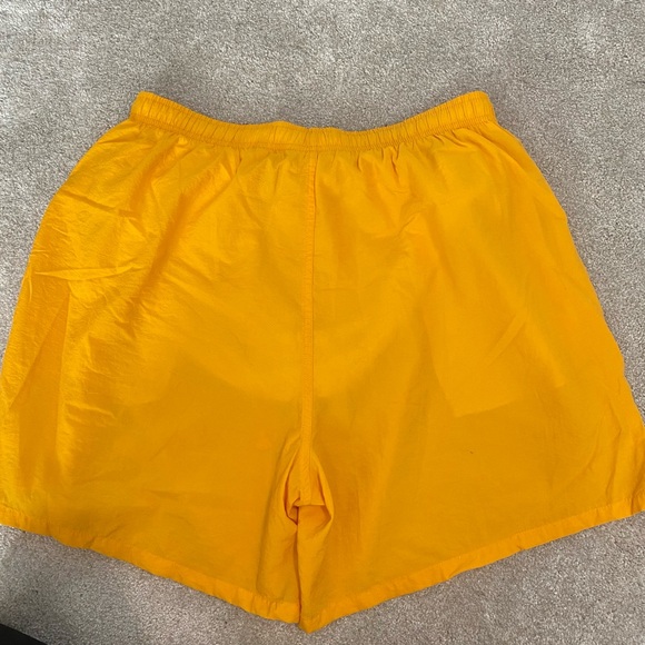 Vintage Mizuno Yellow Swim Shorts Men’s Size Large With Pockets - Picture 2 of 4